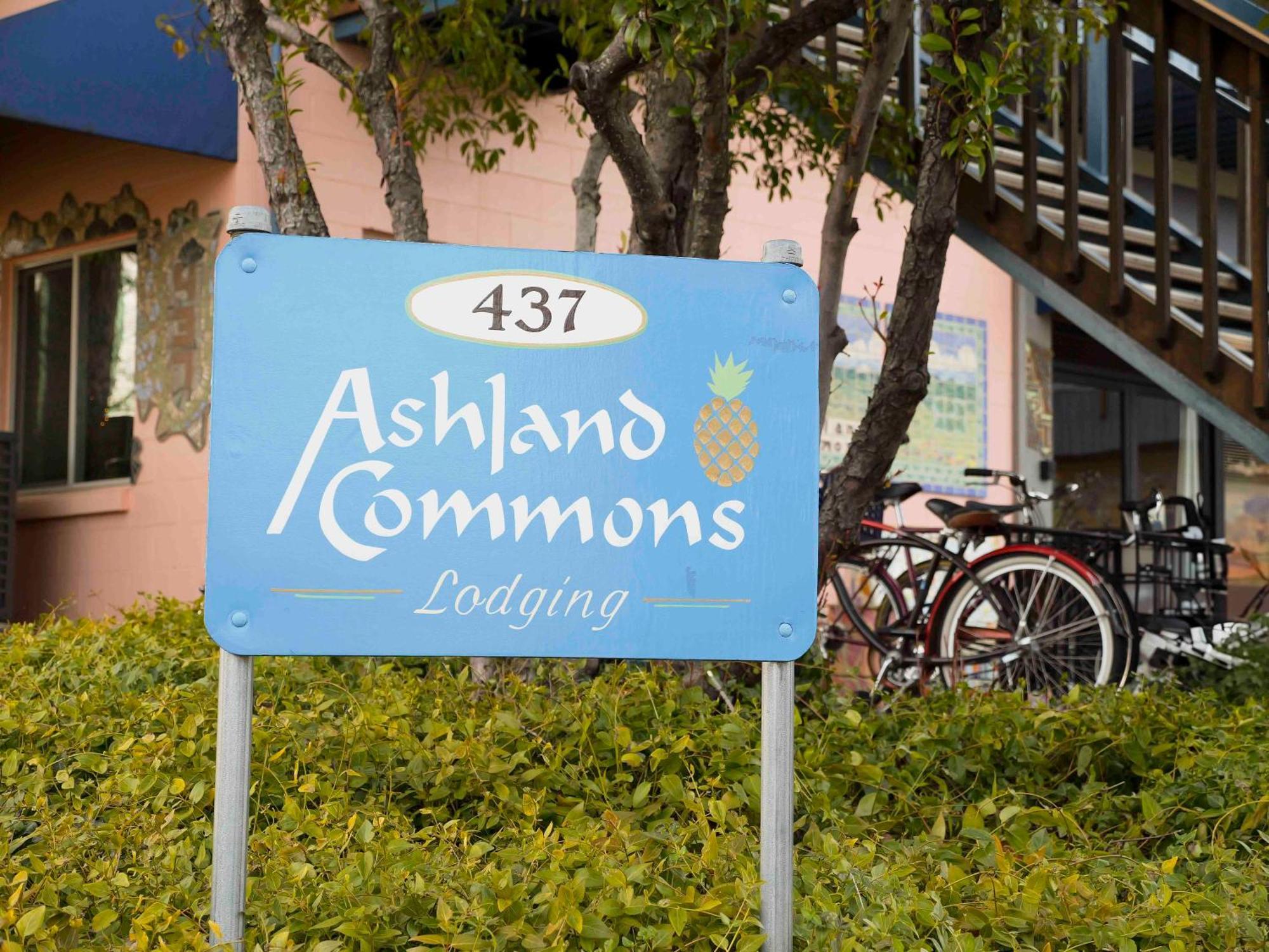 Ashland Commons Hostel Esterno foto